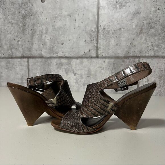 Schutz Croc Embossed Cone Heels Leather - Picture 5 of 11